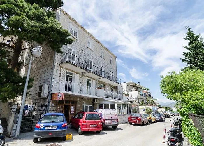 Apartments Deni 10