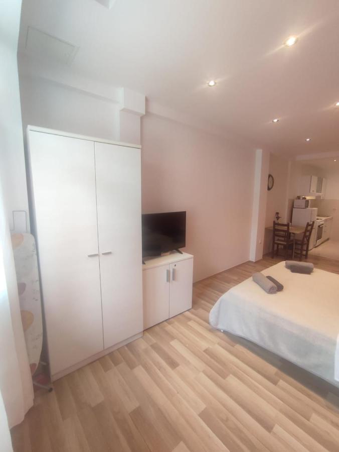 Appartement Deni 10 *